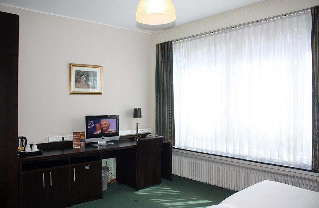 Hotel Plasky Schaerbeek Habitación foto