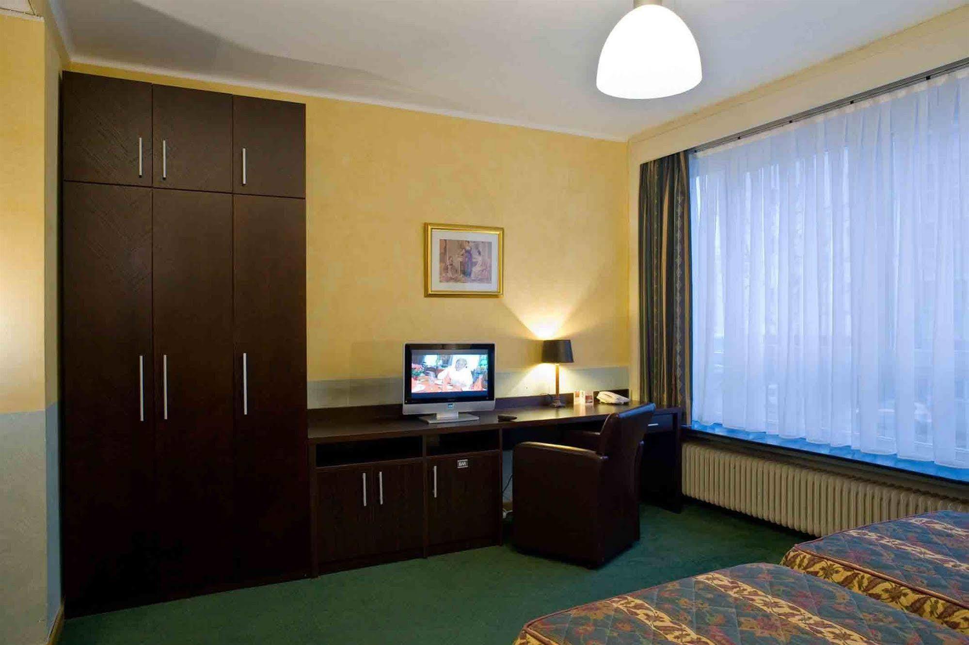 Hotel Plasky Schaerbeek Exterior foto
